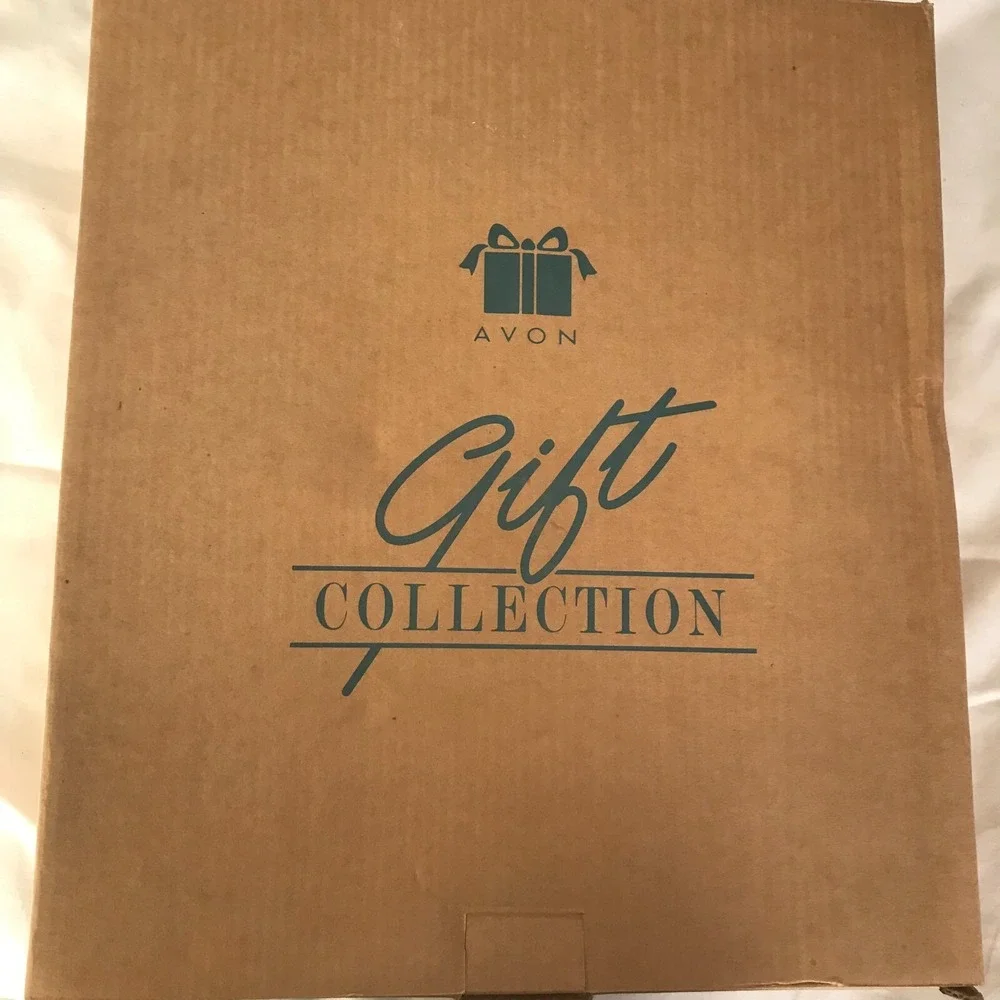 Avon Gift collections spring heart wreath